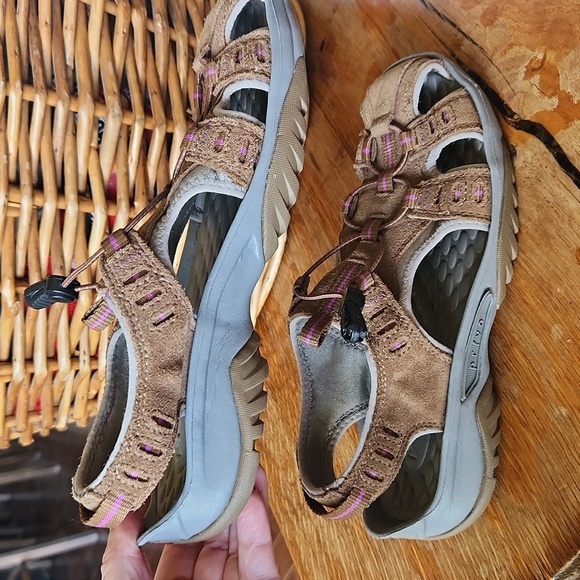 PRIVO Suede Fisherman Sandal SZ 6 Tan Pink - Picture 9 of 11